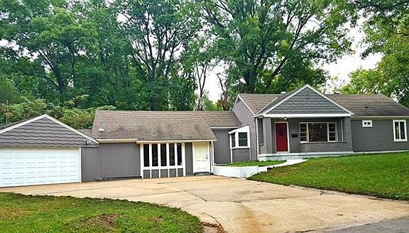 2nd image of 9904 E Linwood Blvd