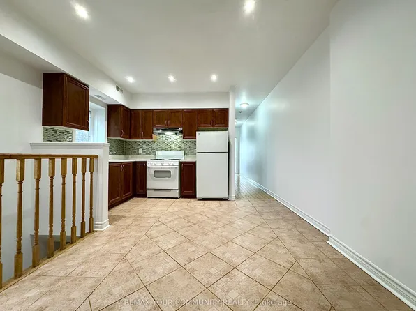 2417 Dundas St W Unit 4, Toronto, ON M6P 1X3