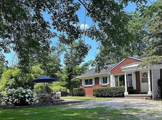 8701 Brookville Rd, Plymouth, MI 48170