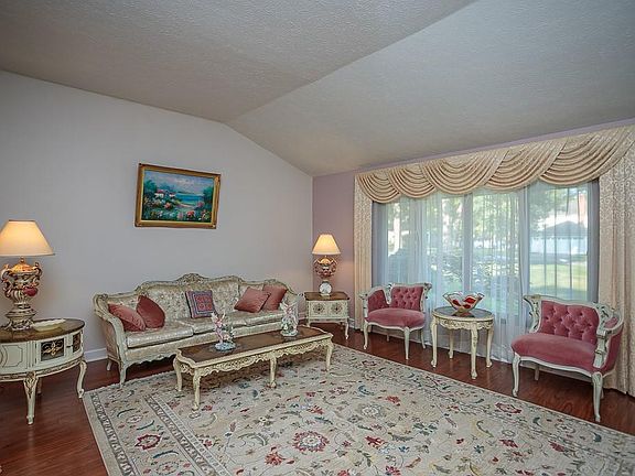 3rd image of 16968 Deerfield Dr