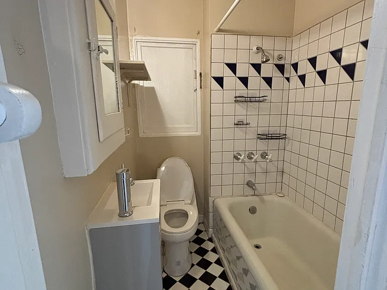 1955 Chestnut St #203 — Photo 6