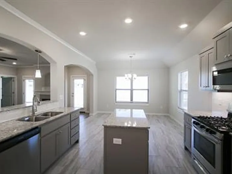 824 Copper St — Photo 3