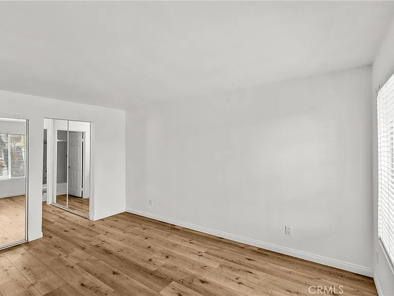 5500 Owensmouth Ave #317 — Photo 15