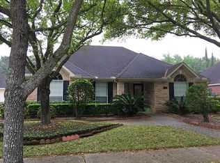 2807 Plantation Trl, Sugar Land, TX 77478