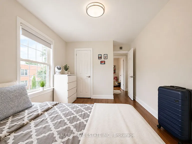 1327 Bayview Ave #U19 — Photo 9