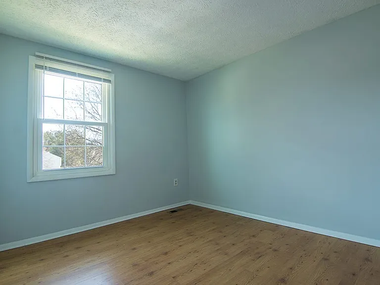 7821 White Cliff Ter — Photo 10