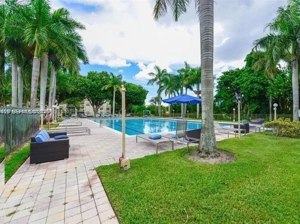 9350 Fontainebleau Blvd APT 209, Miami, FL 33172