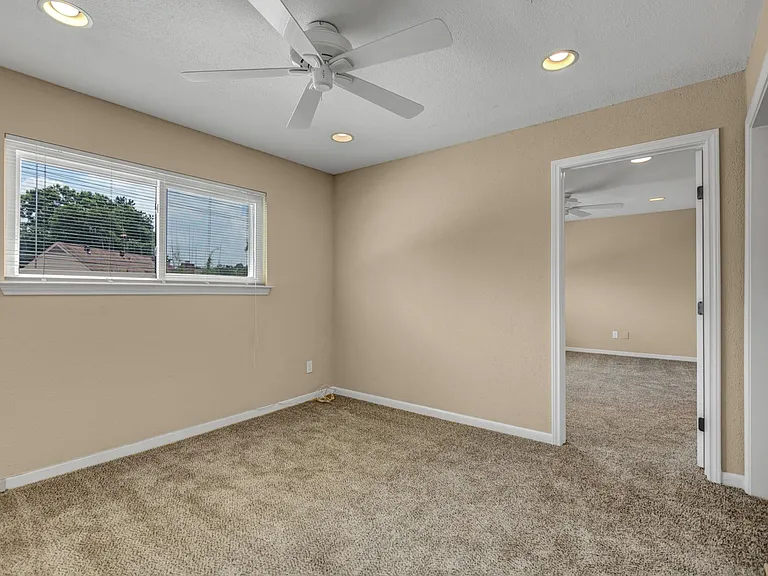 1659 W Sam Houston Pkwy S — Photo 19