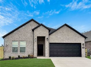 2811 N Grey Squirrel Dr, Fayetteville, AR 72704