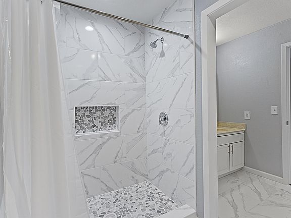4th image of 3027 Portales Dr #1C-660315