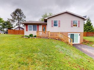 521 E Ridge Loop Rd, Romney, WV 26757
