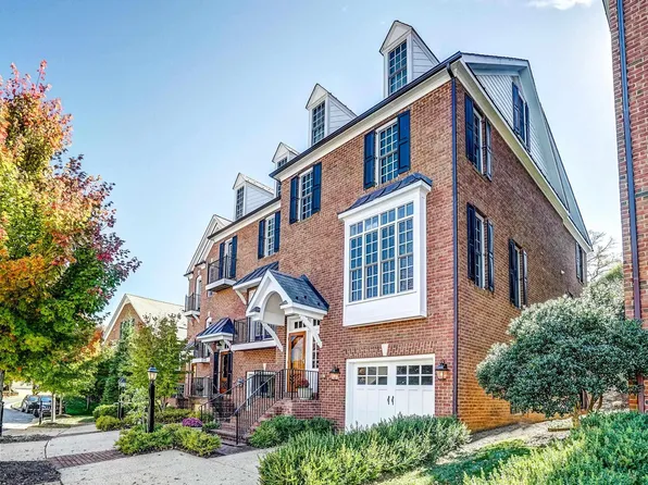 646 Eight Woods Ln, Charlottesville, VA 22903