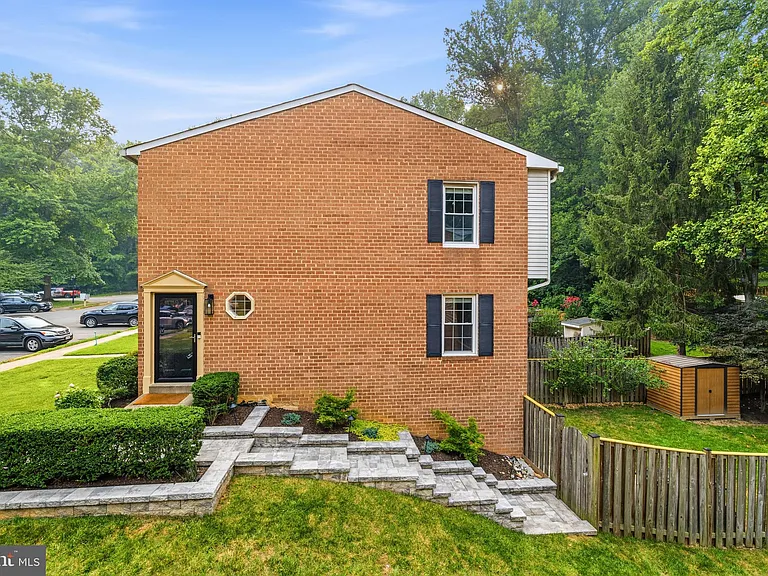 6410 Blarney Stone Ct — Photo 2