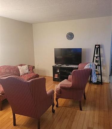 4th image of 60 Strawberry Hill Ave Unit 1218
