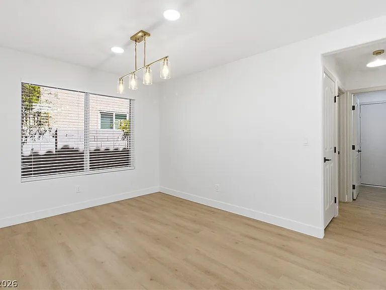 2137 Crestline Falls Pl — Photo 25