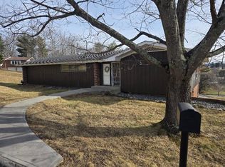 212 Hillcrest Dr, Princeton, WV 24740