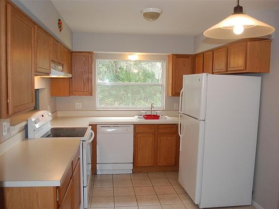 3rd image of 2887 N Bermuda Ave