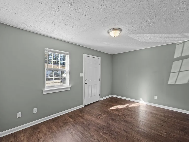 2815 Neuse Blvd — Photo 2