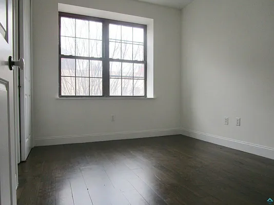 Rented by EXR | media 30