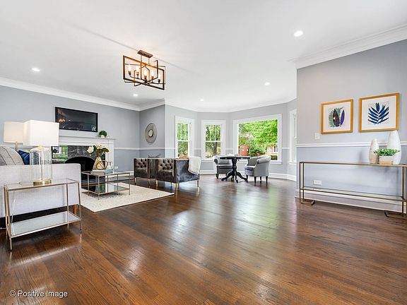 3rd image of 1048 N Elmwood Ave
