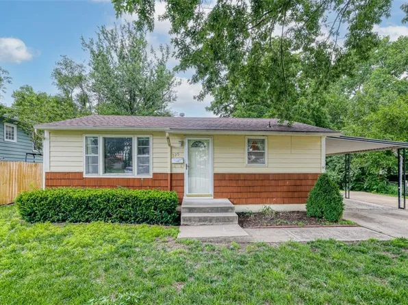 525 E Mardie St, Olathe, KS 66061
