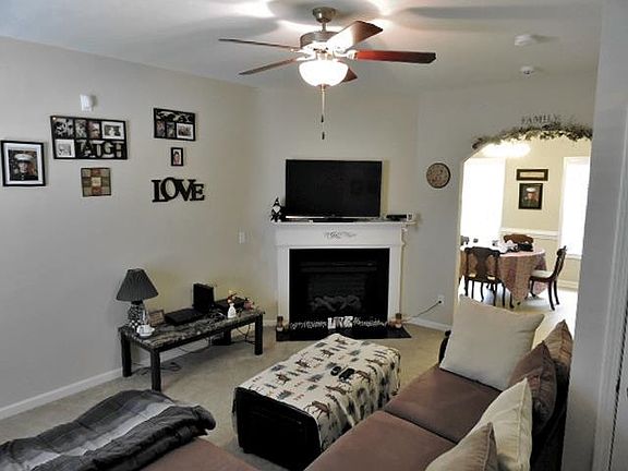 3rd image of 216 Garden Folly Ln