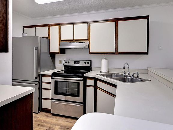 5th image of 101 Windsor Ln APT C
