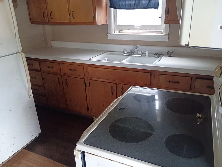 2131 S East St — Photo 6