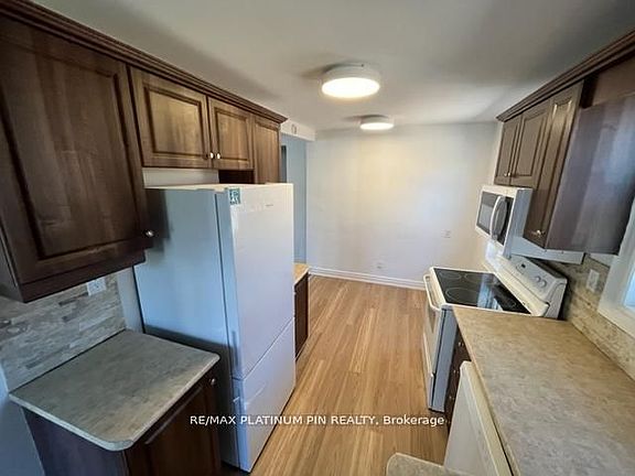 5th image of 293 Ellerslie Ave