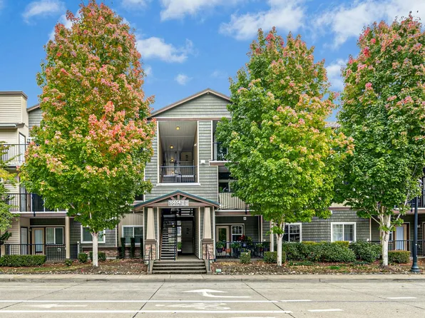 10654 NE Holly St Unit 208, Hillsboro, OR 97006