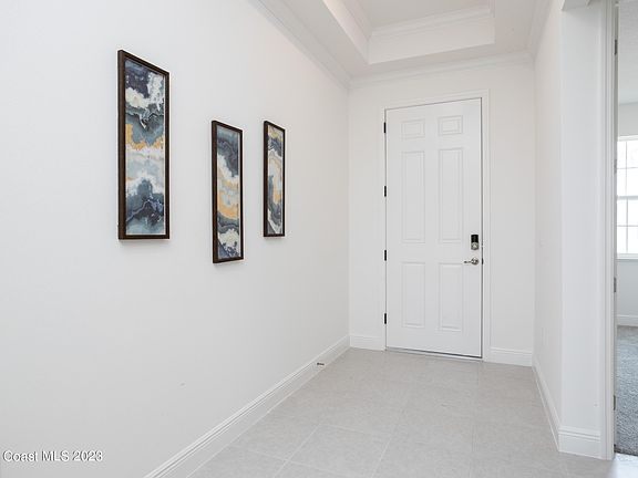 3rd image of 2443 Middlebury Dr