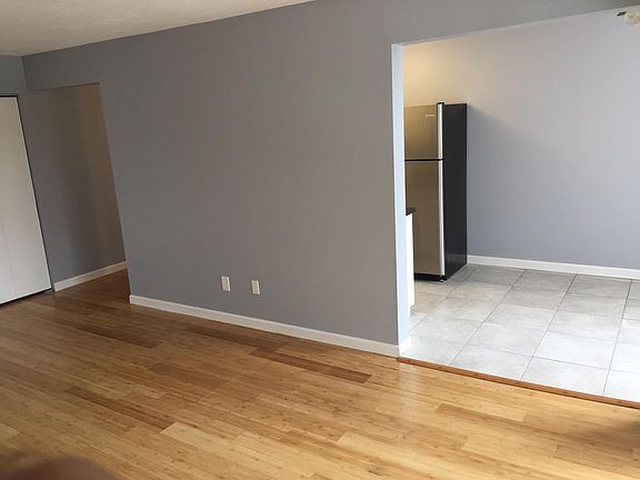 4th image of 44 Shrewsbury Green Dr Unit J