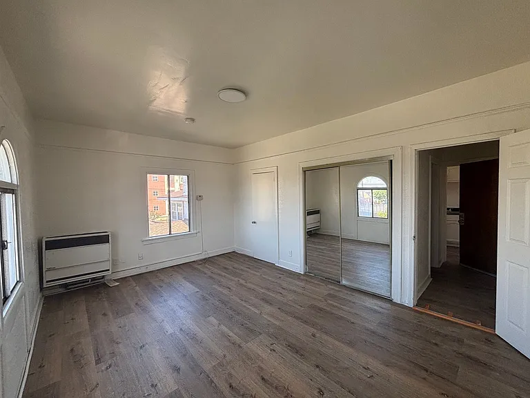 5606 S Figueroa St #9A — Photo 2
