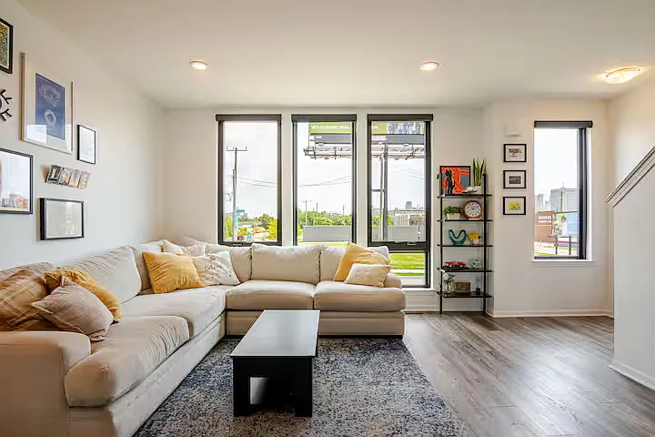 3 bed, 1588 sqft, $3,700 — Photo 4