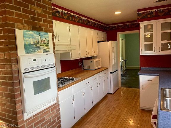 3rd image of 8770 Squirrel Hill Dr NE