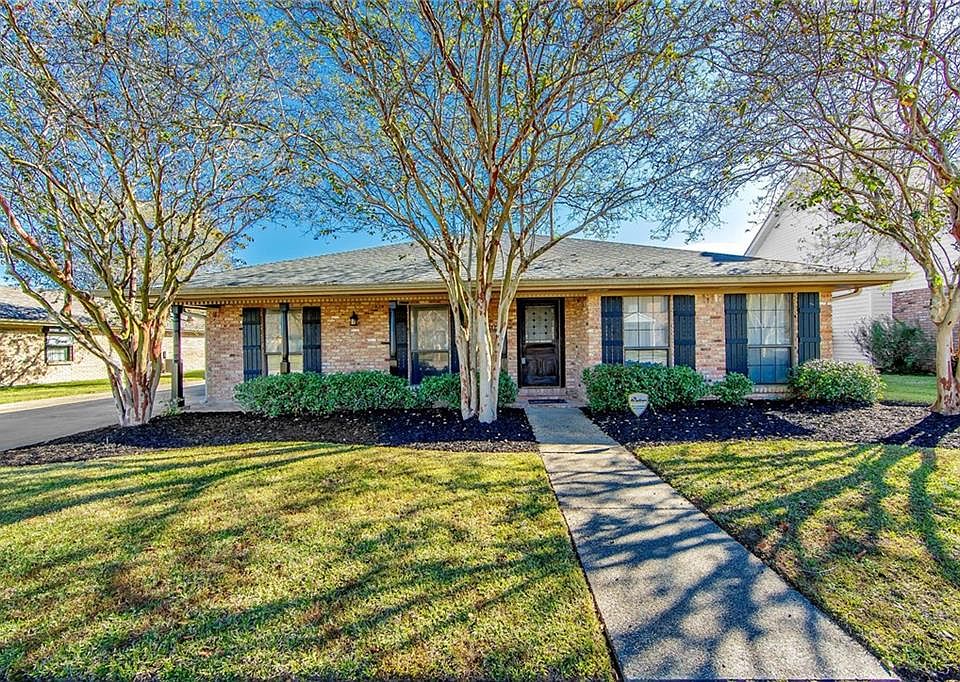 1st image of 405 Aspen Dr