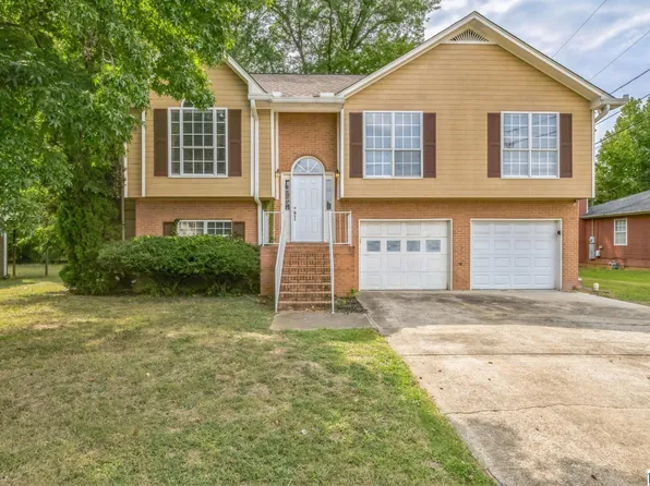 500 Carriage Hills Dr, Bessemer, AL 35022