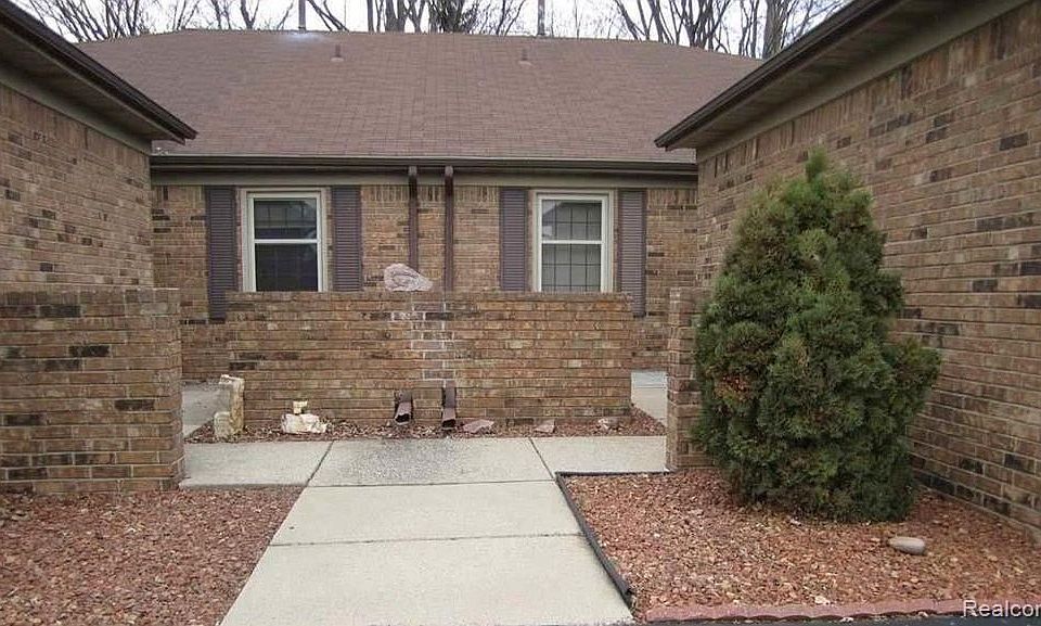 1st image of 49585 Laurel Heights Ct