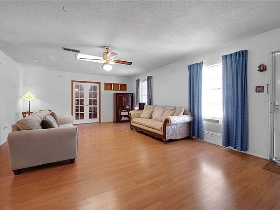 3rd image of 309 Fairview Dr