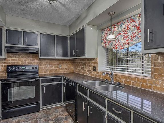 5th image of 775 Highland Square Dr