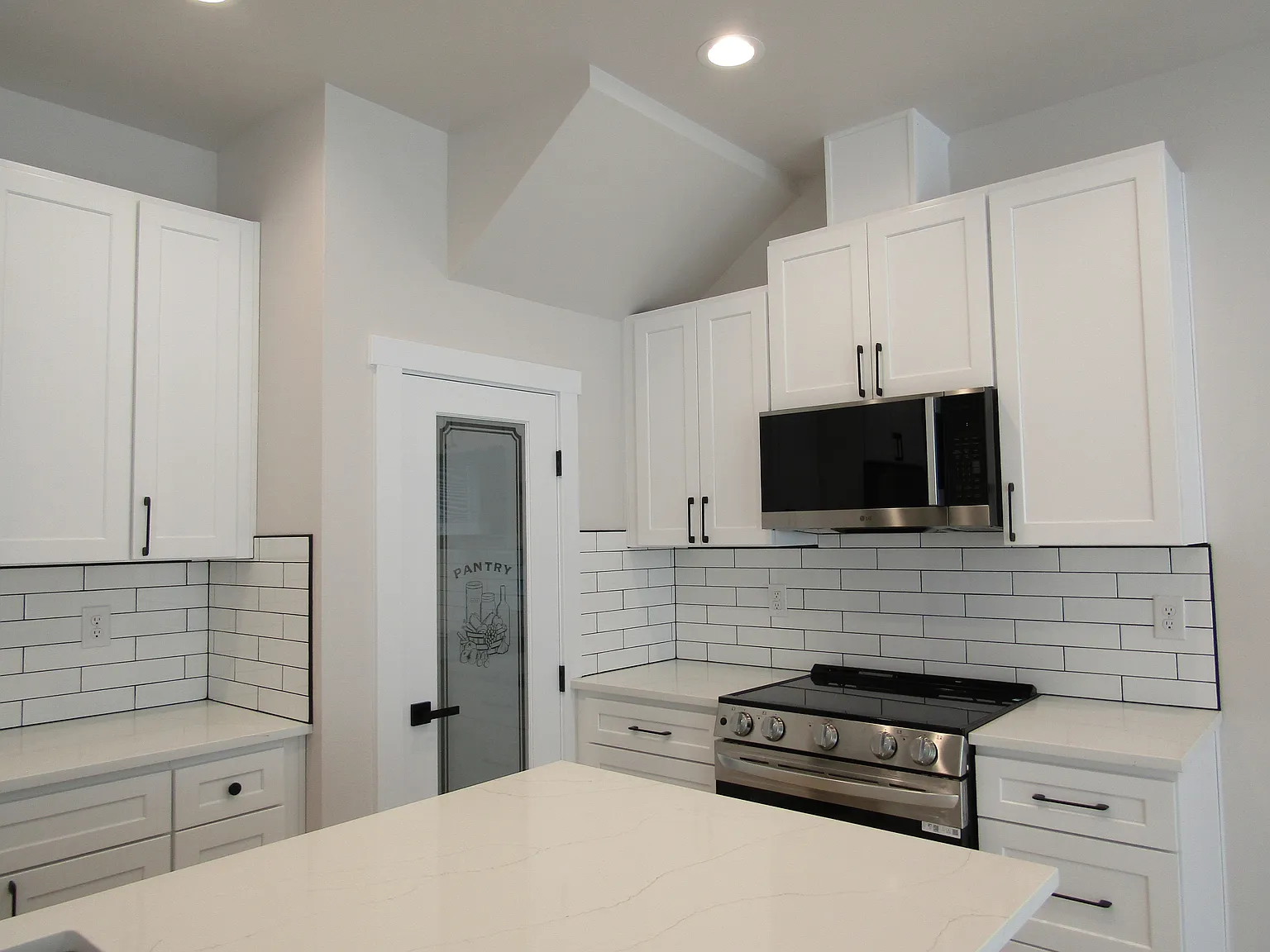 3 bed, 2.5 bath, 1482 sqft, $2,975 — Photo 4