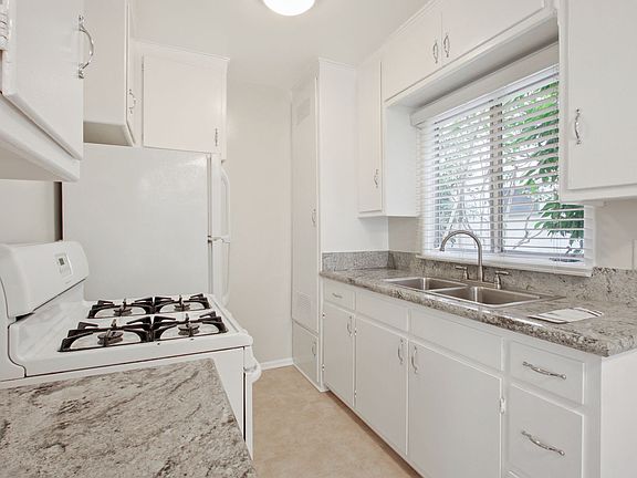 4th image of 500 California Ave APT 2