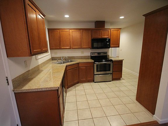 2nd image of 175 Alice Ave S