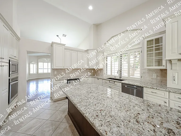 1635 W Wisteria Dr — Photo 13