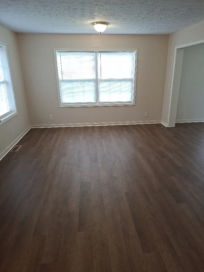 4 bed, 1288 sqft, $1,300 — Photo 4