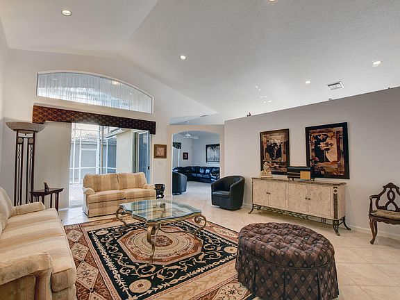 4th image of 10081 Diamond Lake Dr