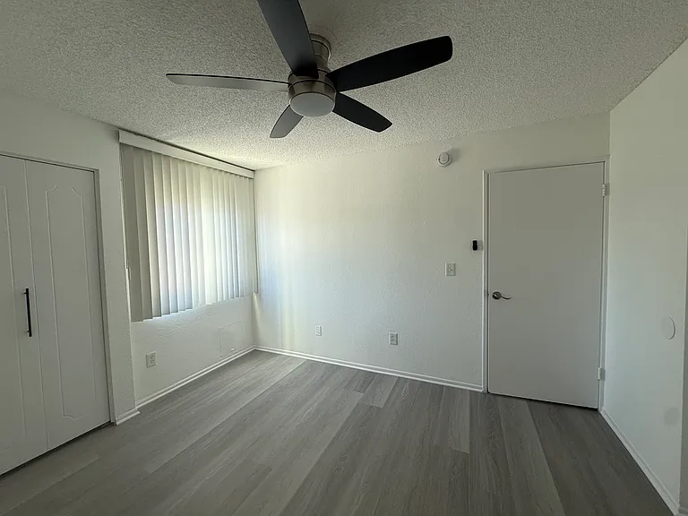 12540 Chandler Blvd #118 — Photo 10