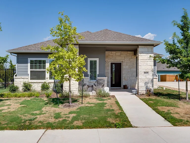 8801 Looksee Ln — Photo 3