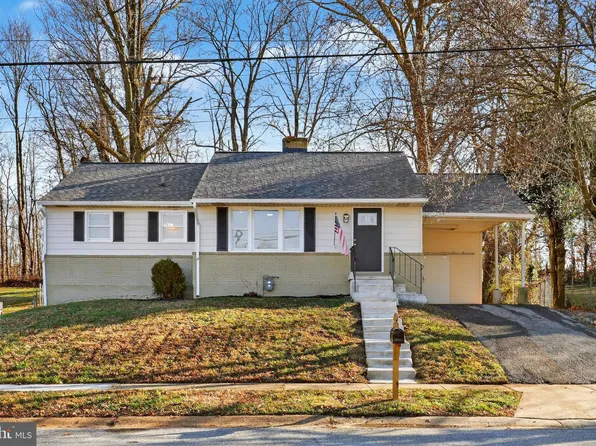 35 Old Manor Rd, Newark, DE 19711