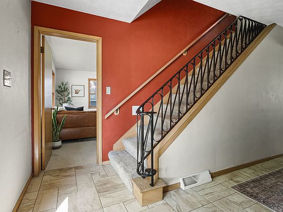 2nd image of 2841 Kelling St